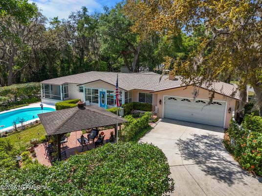 Attached, Exterior, Facade, Pool, Ranch