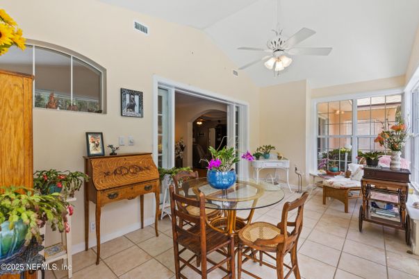 Dining room, Interior
