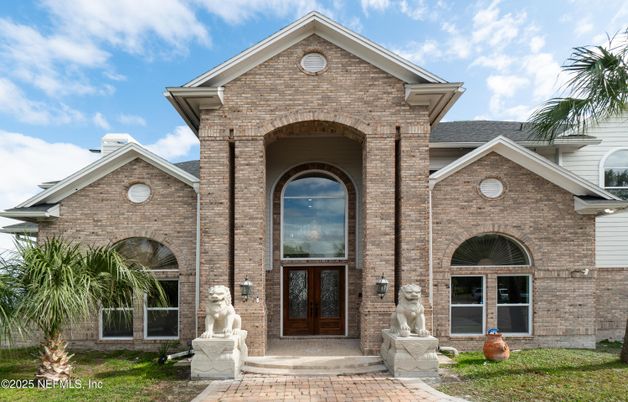 Exterior, Facade, Brick Facade, Brick Traditional