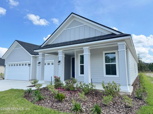 Attached, Exterior, Facade, Farmhouse