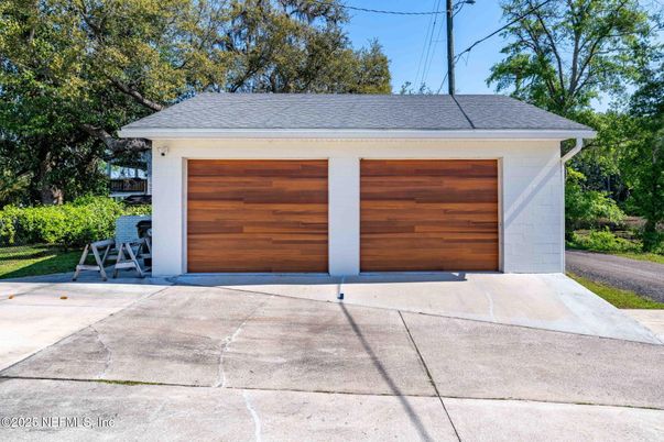 Detached Garage, Exterior