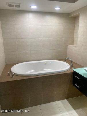 Bathroom, Interior, Recessed Lighting