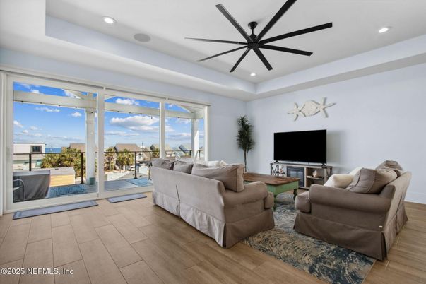 Interior, Living room, Recessed Lighting, Wood Texture Flooring