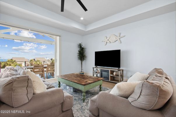 Interior, Living room, Recessed Lighting, Wood Texture Flooring