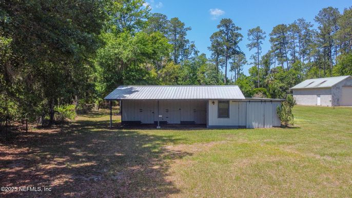 Backyard, Exterior