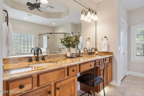 Bathroom, Dual Sink Vanities, Interior, Recessed Lighting