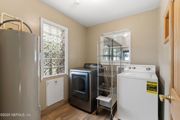 Interior, Washer, Wood Texture Flooring