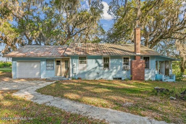 Attached, Exterior, Facade, Ranch