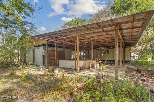 Backyard, Exterior