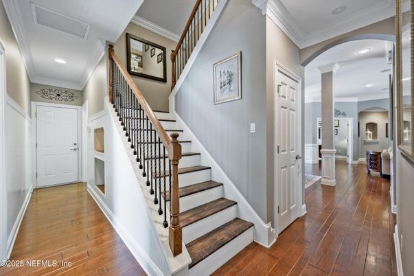 Interior, Recessed Lighting, Wood Texture Flooring
