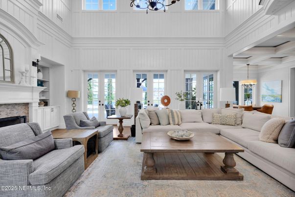 Chandelier, Dining room, Fireplace, Interior, Living room, Pendant Lights