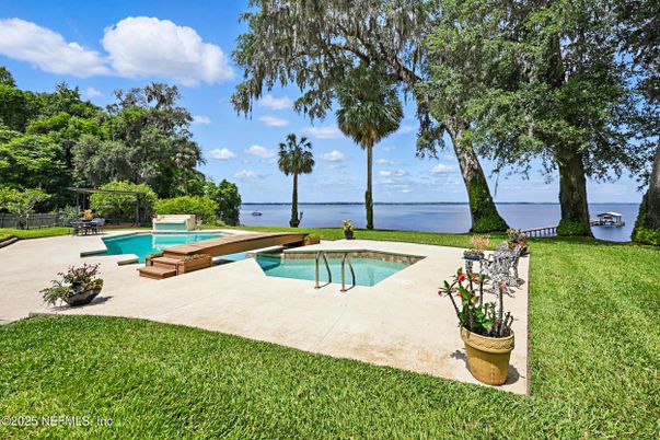 Exterior, Pool, Water