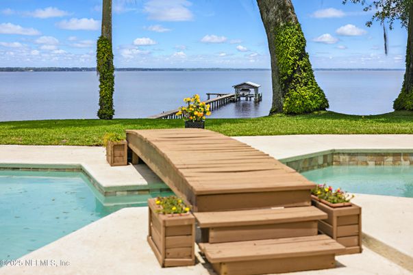 Exterior, Pool, Water