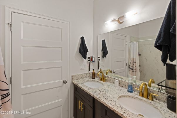 Bathroom, Dual Sink Vanities, Interior