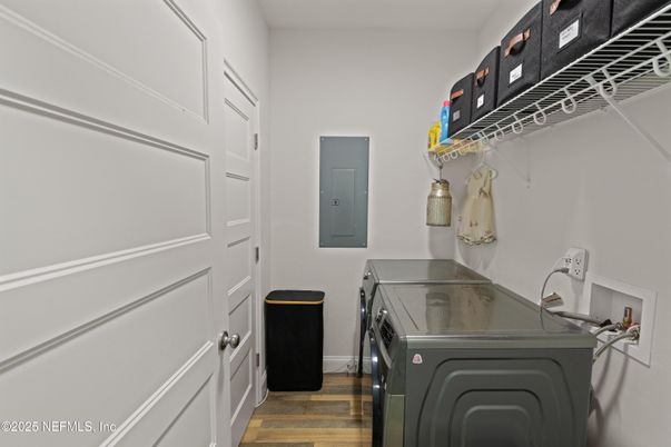 Interior, Washer, Wood Texture Flooring