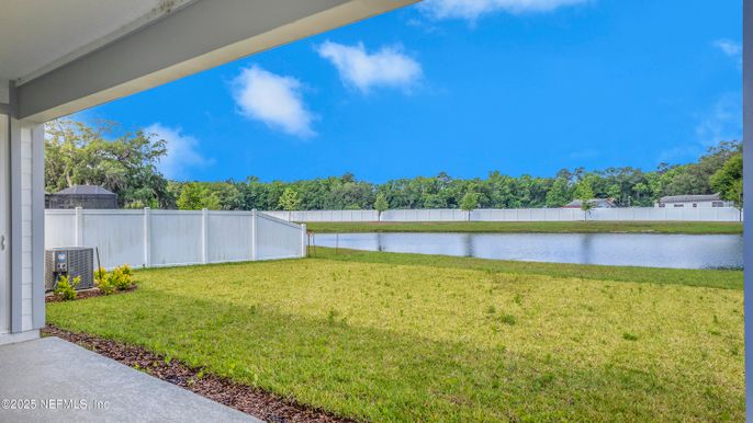 Exterior, Lake