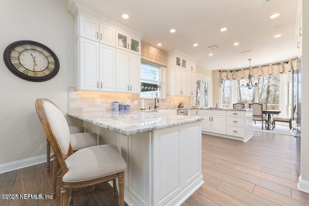 Dining room, Interior, Kitchen, Pendant Lights, Recessed Lighting, Wood Texture Flooring