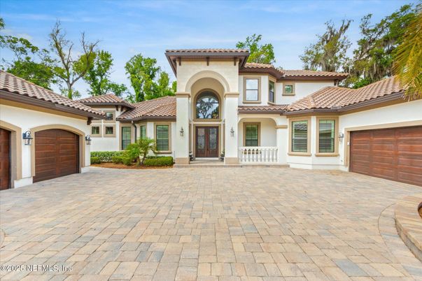 Attached, Exterior, Facade, Mediterranean