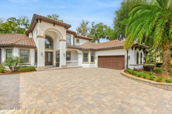 Attached, Exterior, Facade, Mediterranean