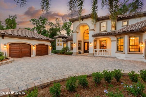 Attached, Exterior, Facade, Mediterranean