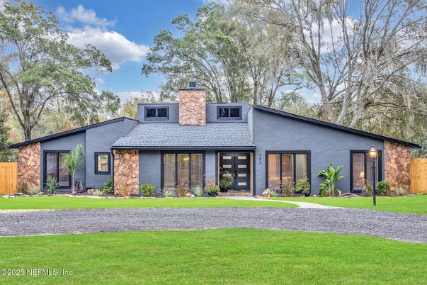 Backyard, Exterior, Facade, Ranch