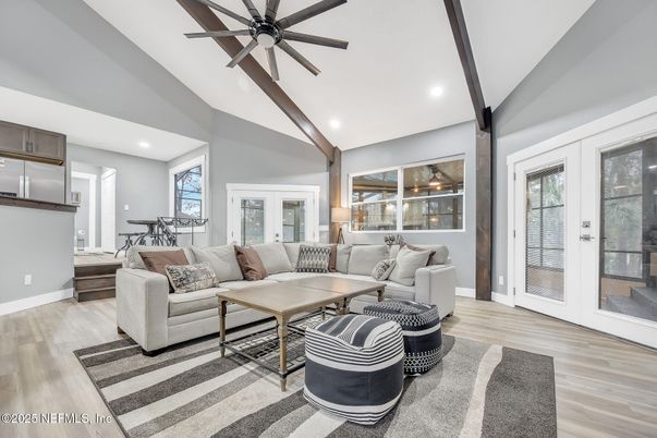 Fitness Equipment, Interior, Living room, Recessed Lighting, Wood Texture Flooring