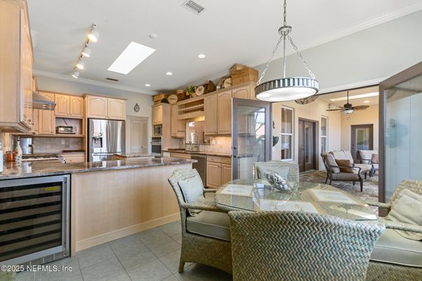 Interior, Kitchen, Living room, Pendant Lights, Recessed Lighting, Stainless Steel Appliances