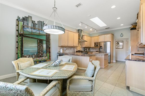 Dining room, Interior, Kitchen, Pendant Lights, Recessed Lighting, Stainless Steel Appliances