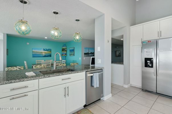 Dining room, Interior, Kitchen, Pendant Lights, Recessed Lighting, Stainless Steel Appliances