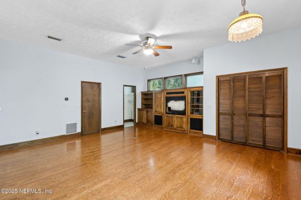 Chandelier, Empty room, Interior, Wood Texture Flooring