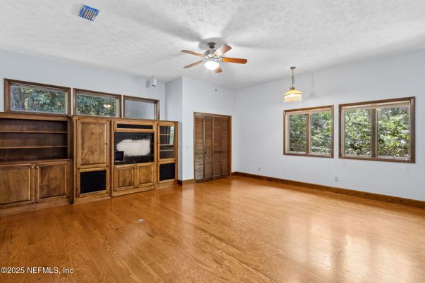 Empty room, Interior, Pendant Lights, Wood Texture Flooring