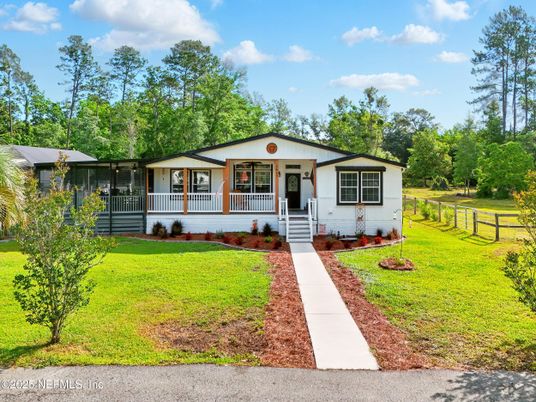 Backyard, Exterior, Facade, Ranch