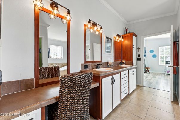 Bathroom, Dual Sink Vanities, Interior, Wood Texture Flooring
