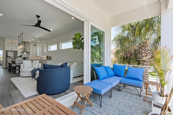 Interior, Kitchen, Living room, Pendant Lights, Recessed Lighting, Stainless Steel Appliances
