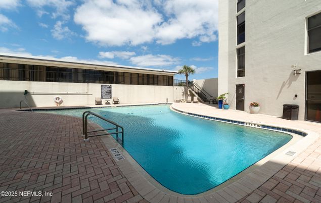 Exterior, Pool