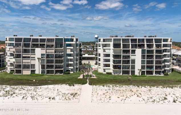 Exterior, Facade, Condo Building