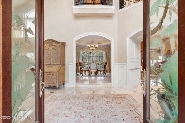 Chandelier, Dining room, Interior
