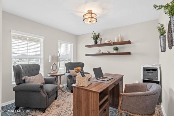 Home Office, Interior