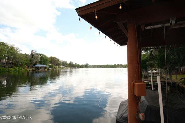 Exterior, Lake