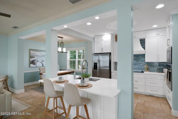 Dining room, Interior, Kitchen, Pendant Lights, Recessed Lighting, Stainless Steel Appliances