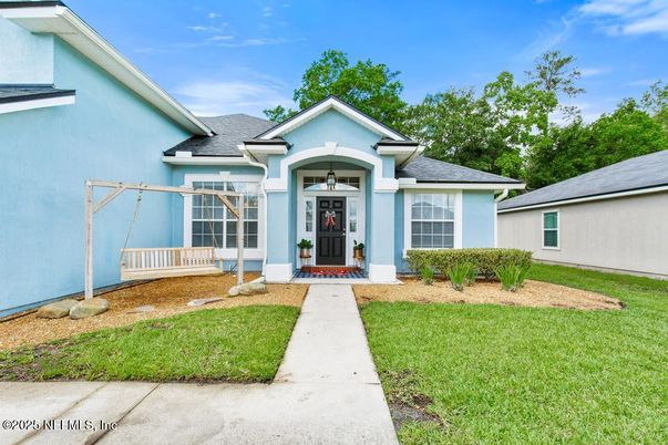 Backyard, Exterior, Facade, Ranch