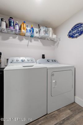 Interior, Utility Closets, Washer, Wood Texture Flooring