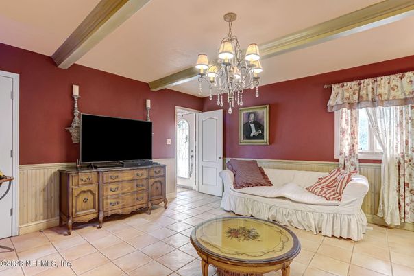 Chandelier, Interior, Living room