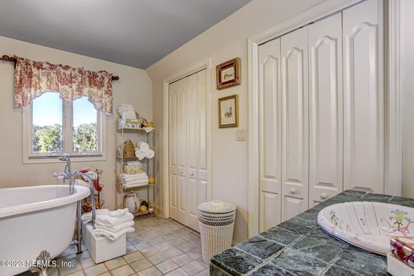 Bathroom, Free Standing Baths, Interior