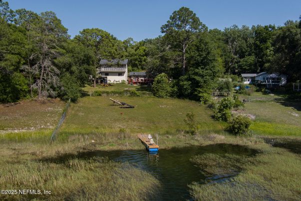 Exterior, Lake