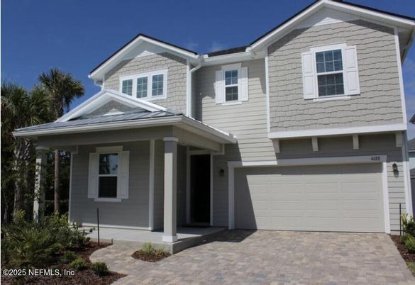 Attached, Exterior, Facade, American Craftsman