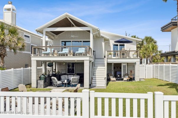 Exterior, Facade, American Craftsman