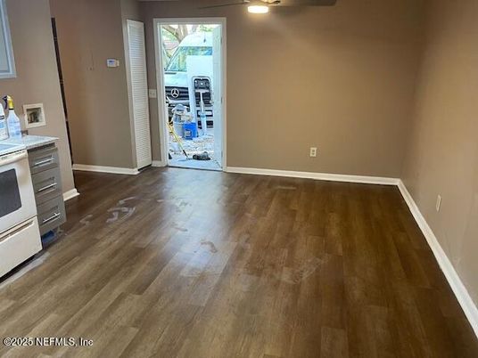 Empty room, Interior, Kitchen, Wood Texture Flooring