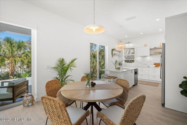 Dining room, Interior, Kitchen, Pendant Lights, Recessed Lighting, Wood Texture Flooring