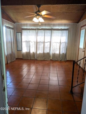 Empty room, Interior, Wooden Ceilings, Wooden Walls